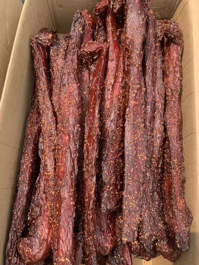 里脊，大块肉，五香麻辣两个味道，老厂家睦好货，