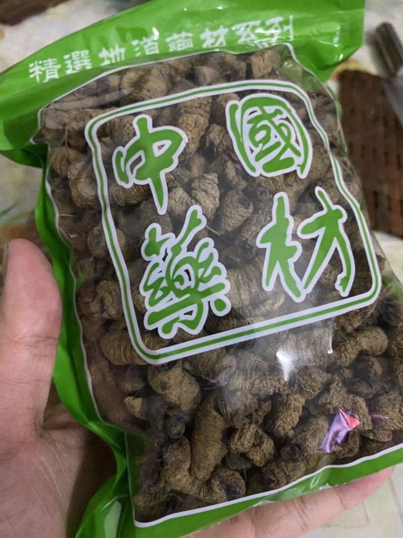 抽芯蒸制过的巴戟天肉已晒干