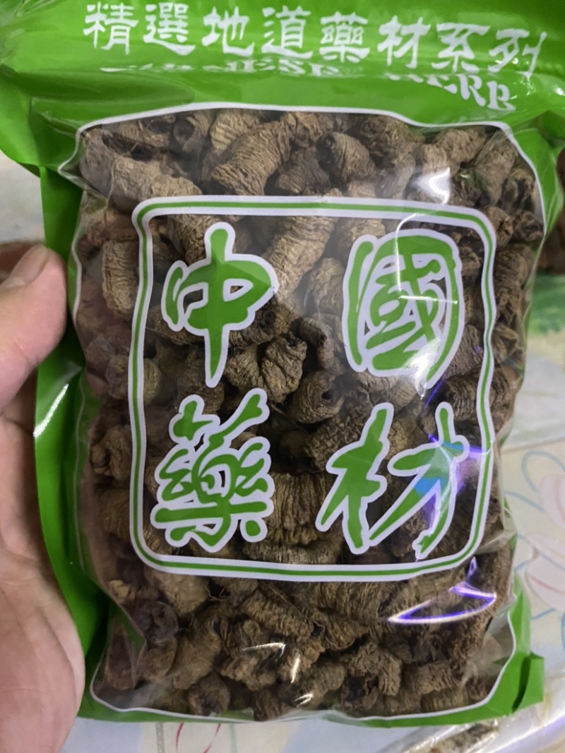 抽芯蒸制过的巴戟天肉已晒干