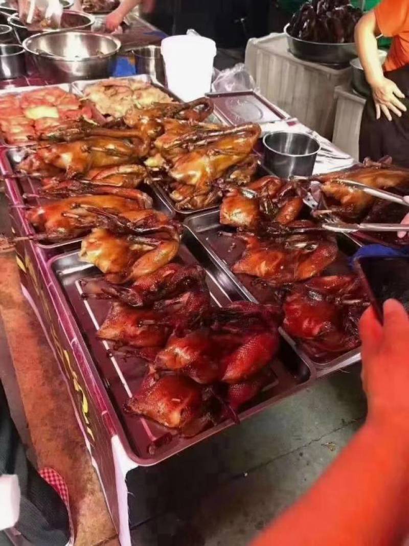 卤板鸭一件25只，一件50斤