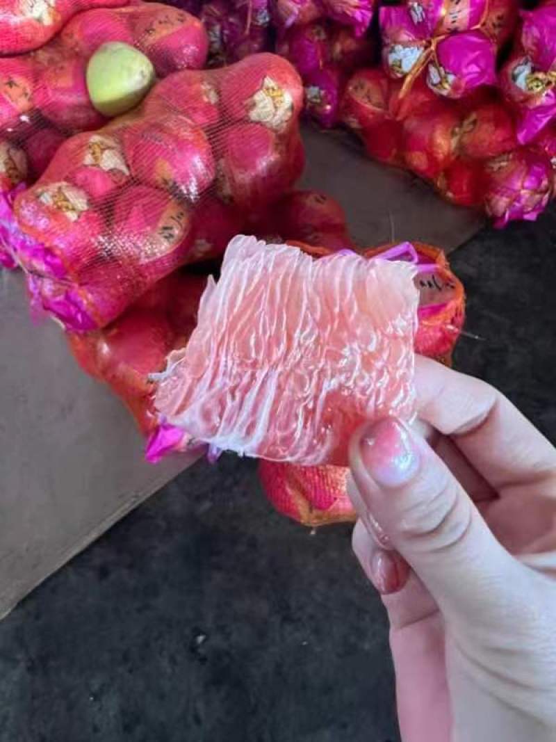 精品三红蜜柚，水分足甜度高口感好，果面干净卖相好