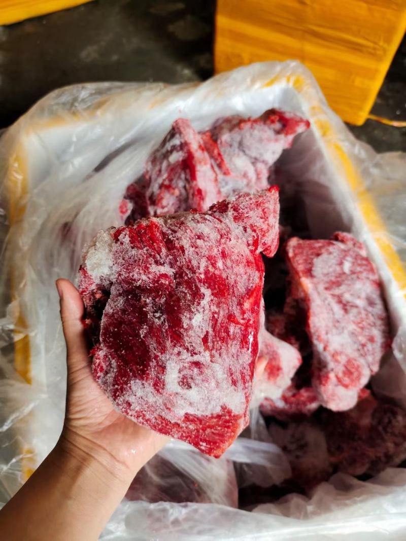 块子肉带筋。牛肉味道。适合卤菜店摆地摊开展销会畅销产品。