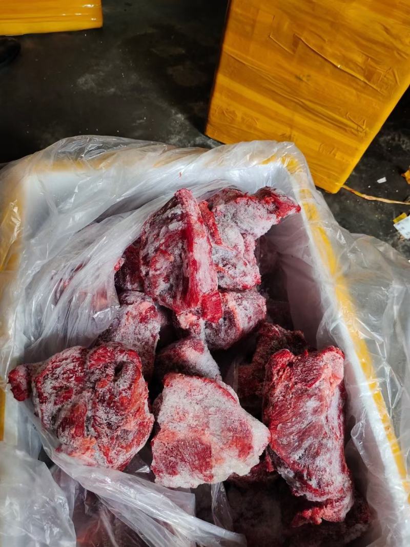 块子肉带筋。牛肉味道。适合卤菜店摆地摊开展销会畅销产品。