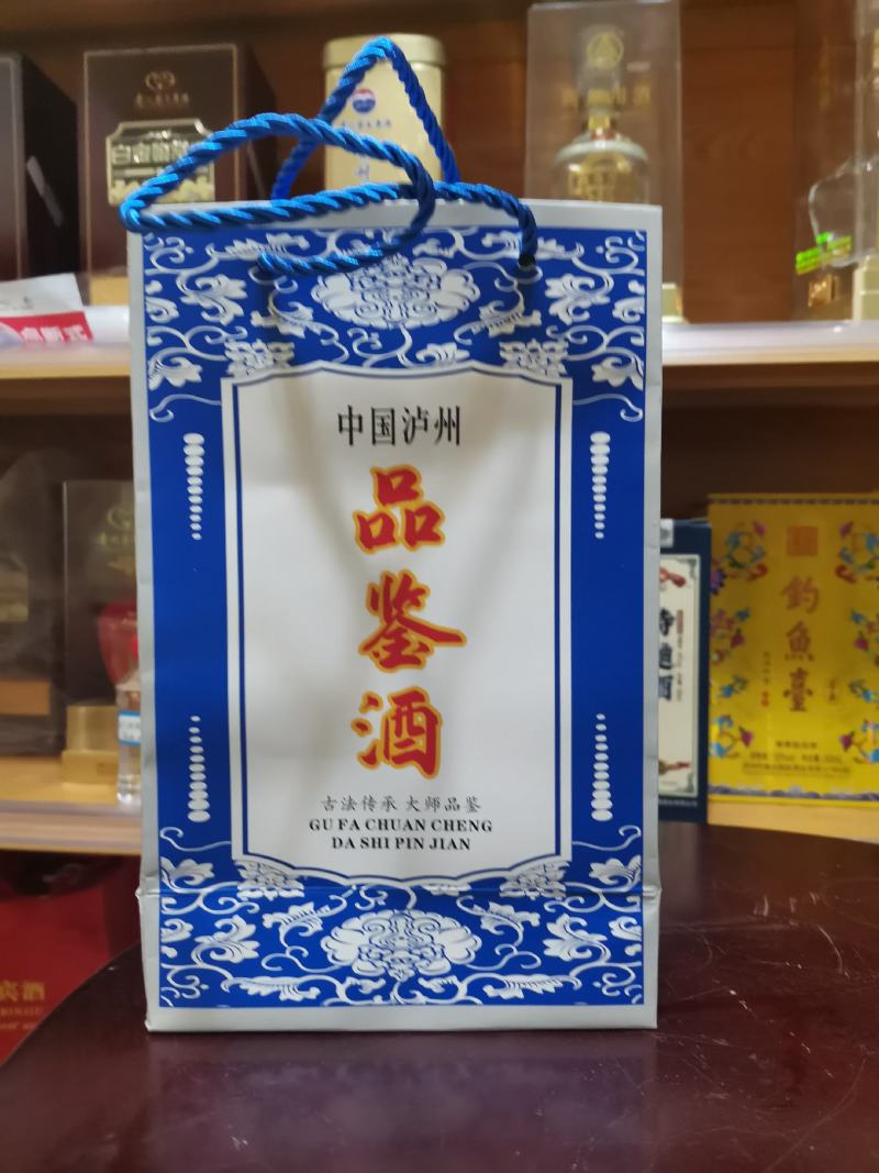 泸州散酒，送瓶子盒子等包材。品质口感好，全国包邮。