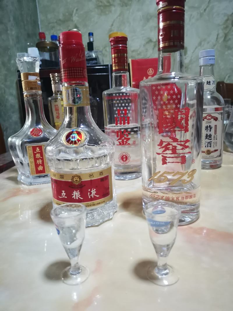 泸州散酒，送瓶子盒子等包材。品质口感好，全国包邮。