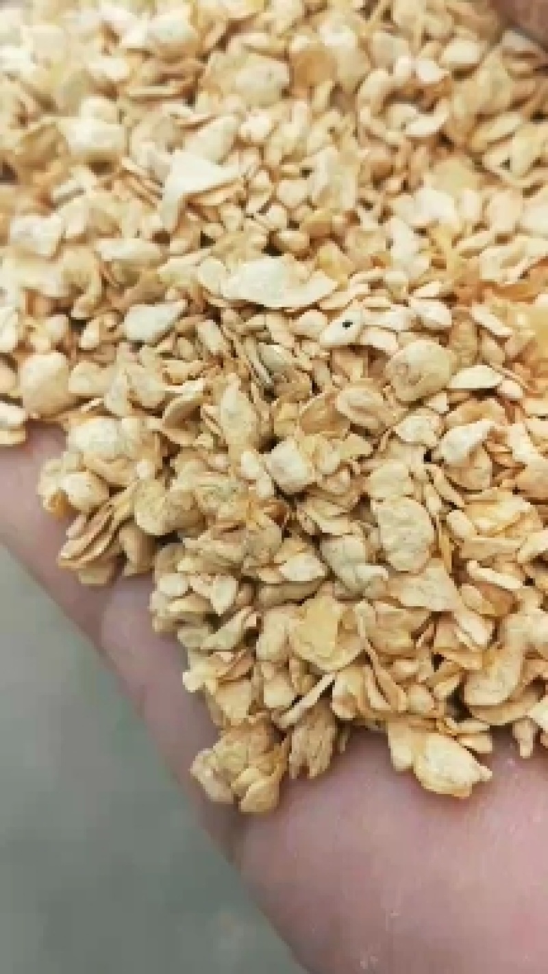 大家好，我是一亩田信息官，现在豆粕小料价格便宜，质量稳定