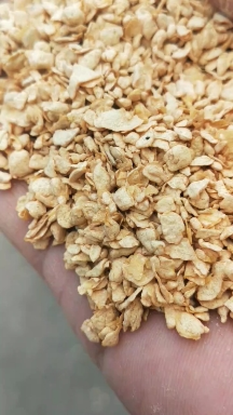 大家好，我是一亩田信息官，现在豆粕小料价格便宜，质量稳定