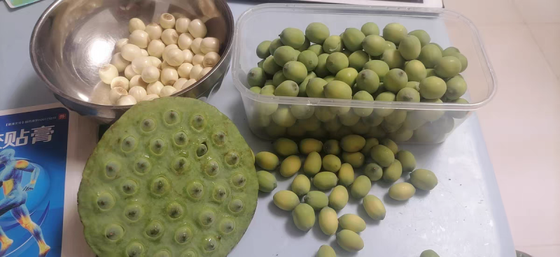 莲蓬，新鲜水果莲蓬，新鲜莲子，煮粥