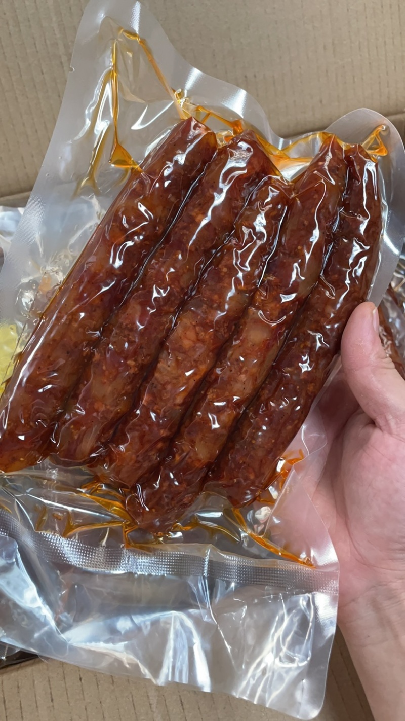 真空纯肉香肠农家纯肉手工香肠麻辣味五香味