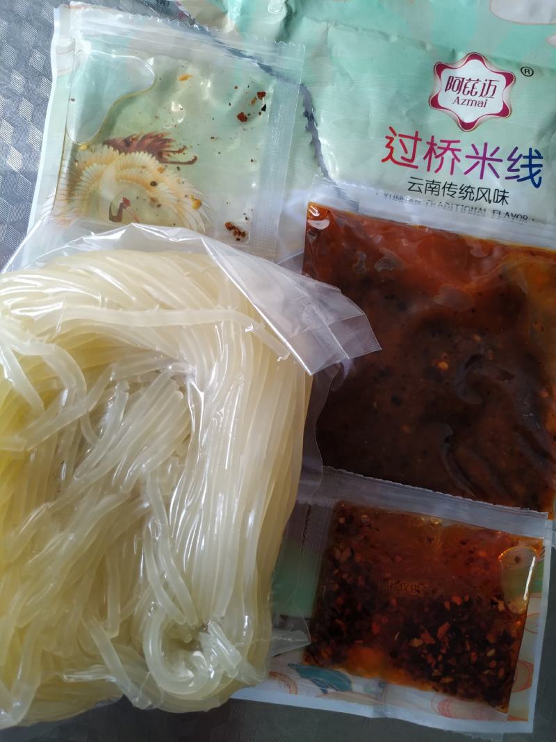 【带调料包】过桥米线340克/袋，麻辣囗感云南传统风味。