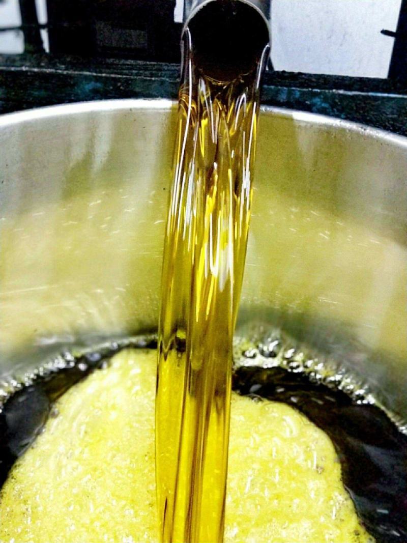 【精品】优质菜籽油先榨现发质量保证货源充足诚信经营