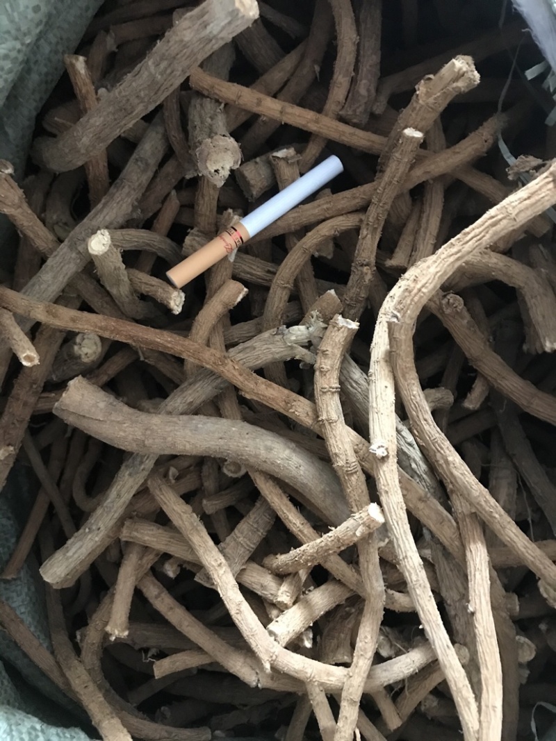 大量供应山豆根，山地干货，现货5吨，可大量供应！
