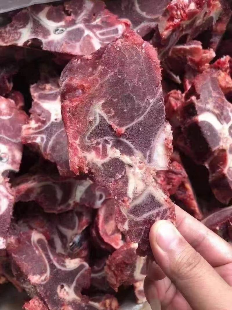 多肉牛脖骨现货供应价格合适，骨头馆好食材，冷链物流发货