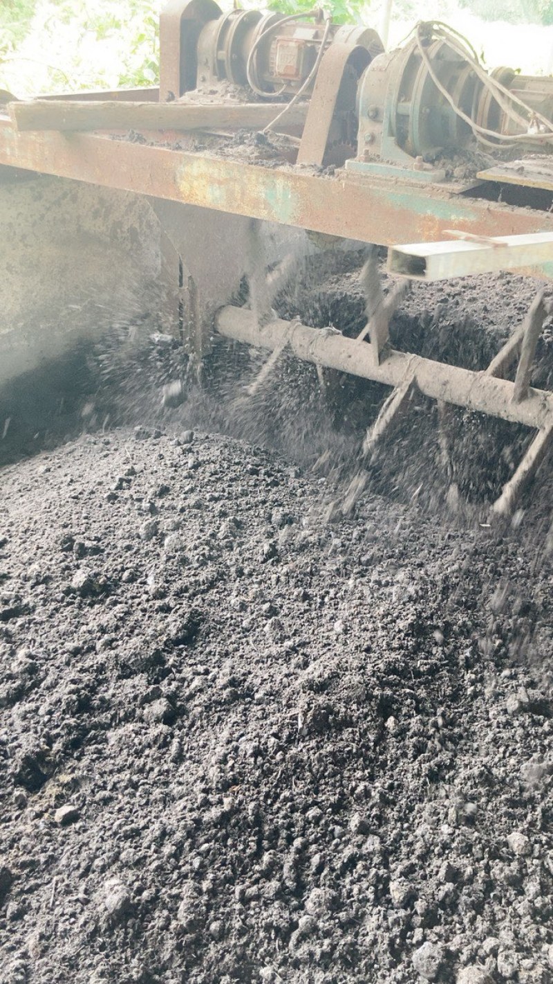 高温发酵鸡粪添加有益菌效果好价格优惠欢迎电话联系