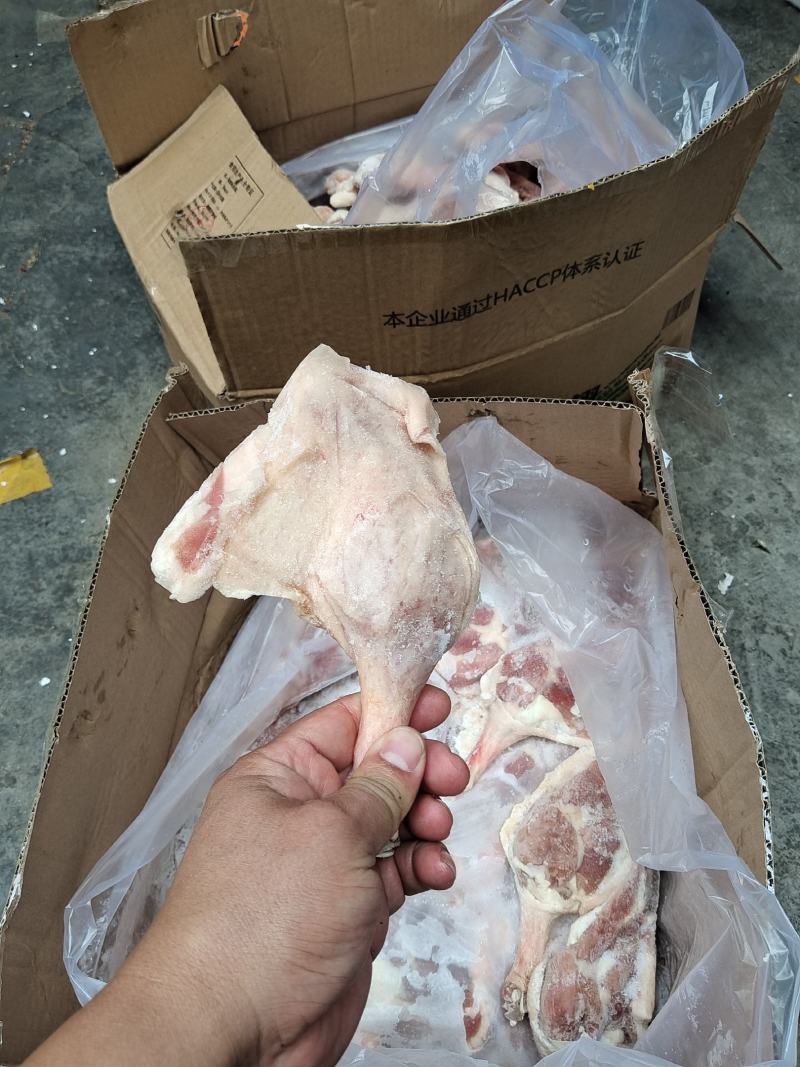 冰鲜鸭腿，规格齐全。一件2O斤，摆地摊开展销会畅销产品。