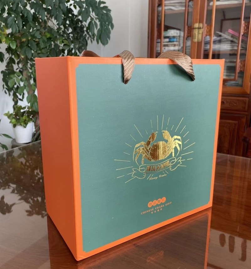 大闸蟹精品礼盒装火爆上市中，江苏兴化产地直发，鲜活到家！