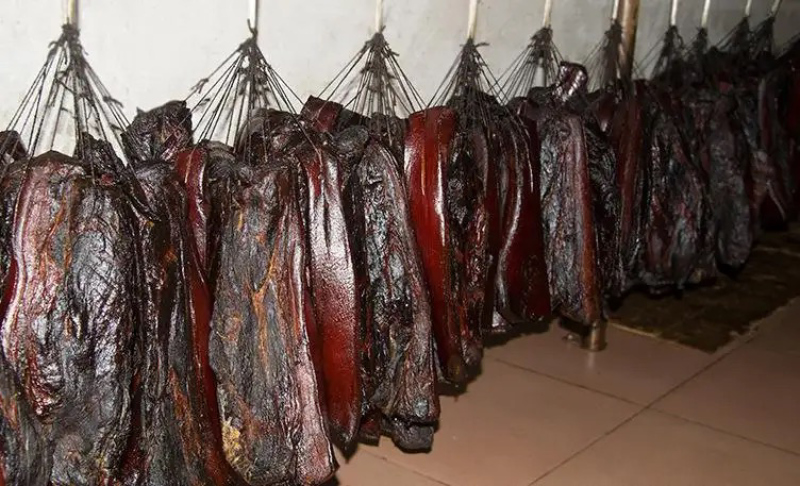 烟熏去骨前腿腊肉（腊肉香肠源头工厂一手货源量大从优）
