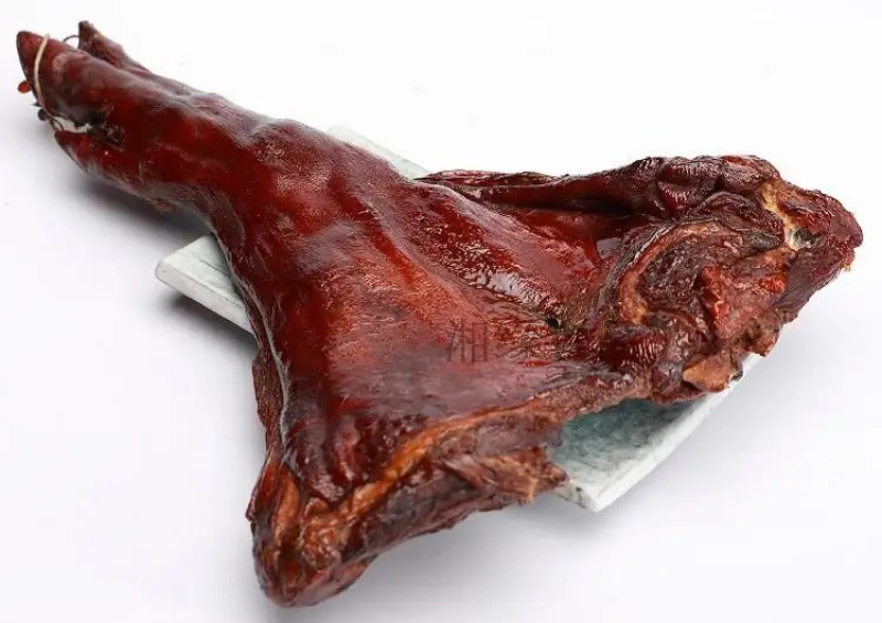 烟熏对开腊猪蹄（腊肉香肠源头工厂一手货源量大从优）