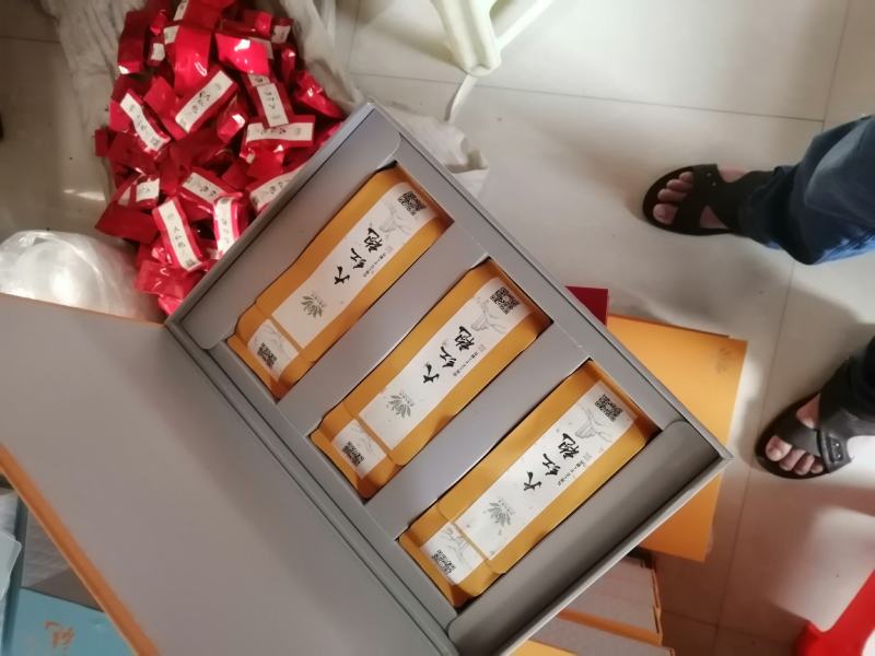 传统佳节礼茶，送礼就送九枞天岩茶茶礼