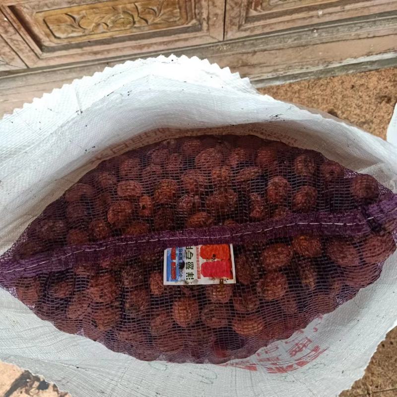 鲜核桃，鸡蛋皮核桃，青核桃，云南产地货源，价格合理，电联