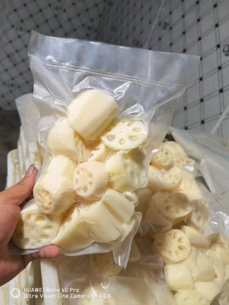 洪湖莲藕大量上市，货源充足，量大价优，欢迎采购