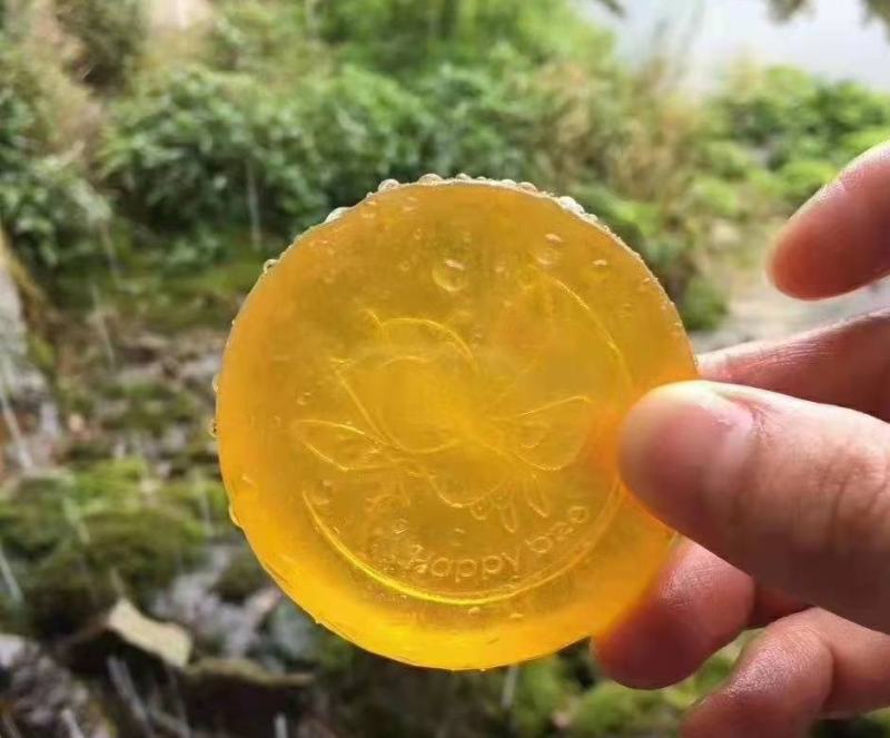 蜂蜜手工皂，滋润皮肤，爽滑不紧绷，香气四溢！