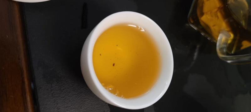 冰岛生茶龙珠150克送礼佳品