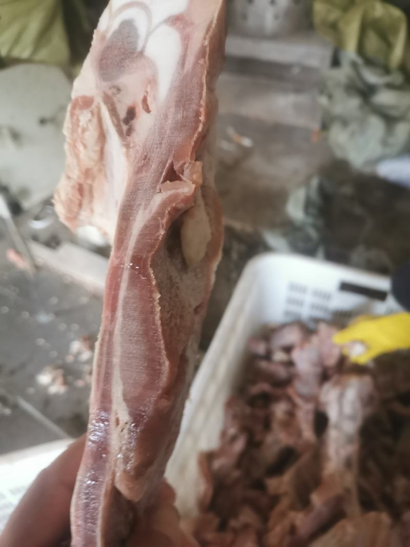 牛脊骨，满肉牛脊骨，肉特多，量大可以优惠，全国冷链发货