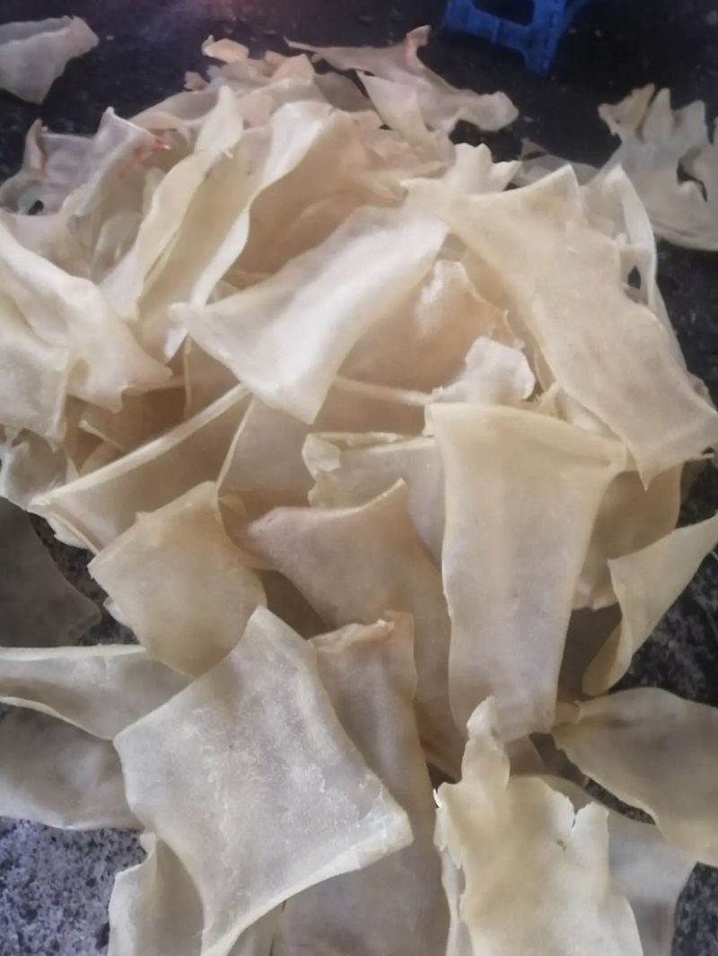 油炸大块不浇油猪皮实用酒店火锅店餐饮店等。