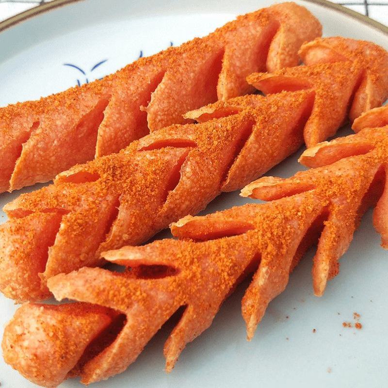 路边摊烤肠油炸香肠烧烤淀粉肠铁板煎烤肠鸡肉火腿肠零食面肠