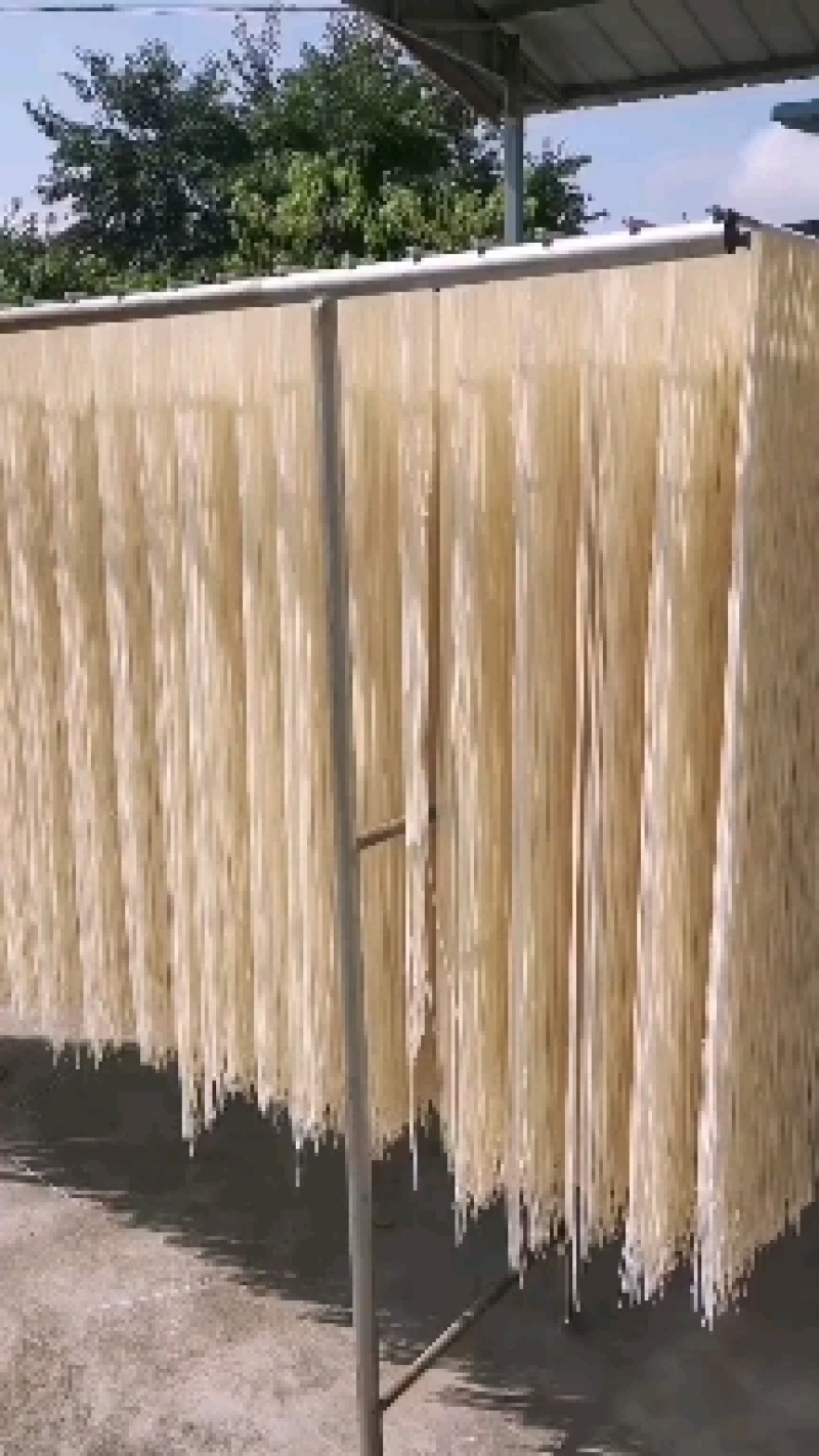 西华山传统挂面，口感劲道，不混汤，不成坨，阳光晾晒，