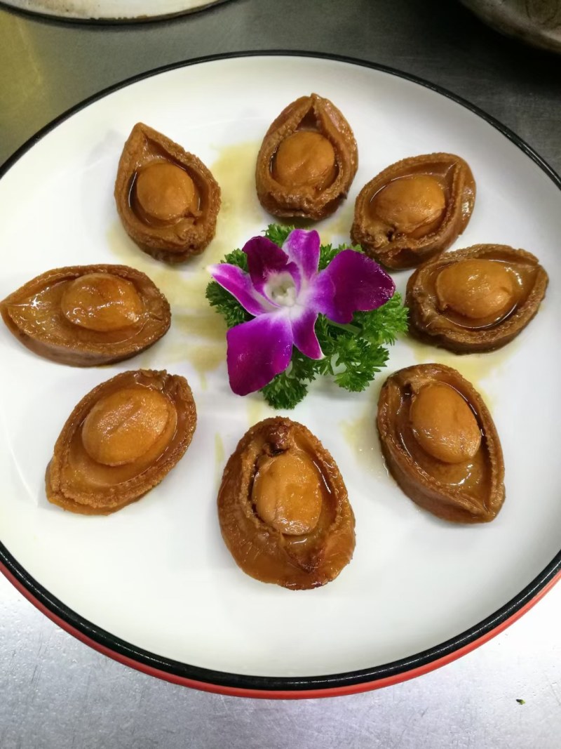 红烧鲍鱼罐头源头厂家加热即食，送礼佳品新款鲍汁鲍鱼罐头