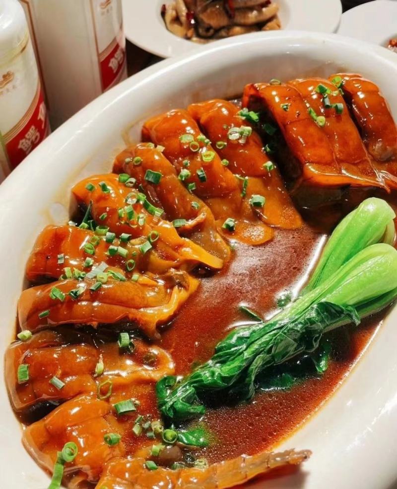 大量批发零售15到20斤的商品，鳄鱼，鳄鱼肉，鳄鱼背鳄鱼