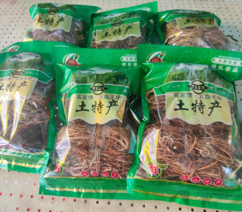 五指毛桃，规格有扎把，统货砍节，