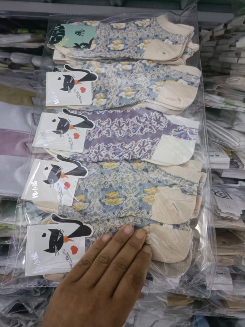 地摊袜子批发数量不多了要的速度