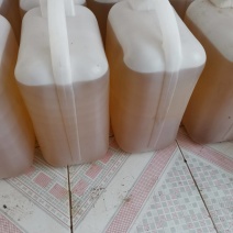 农家自榨纯花生油，没有任何添加剂