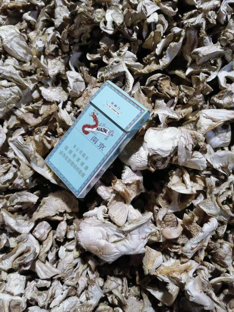 2022年新烤干去皮山蘑菇产地直批个人一首货源
