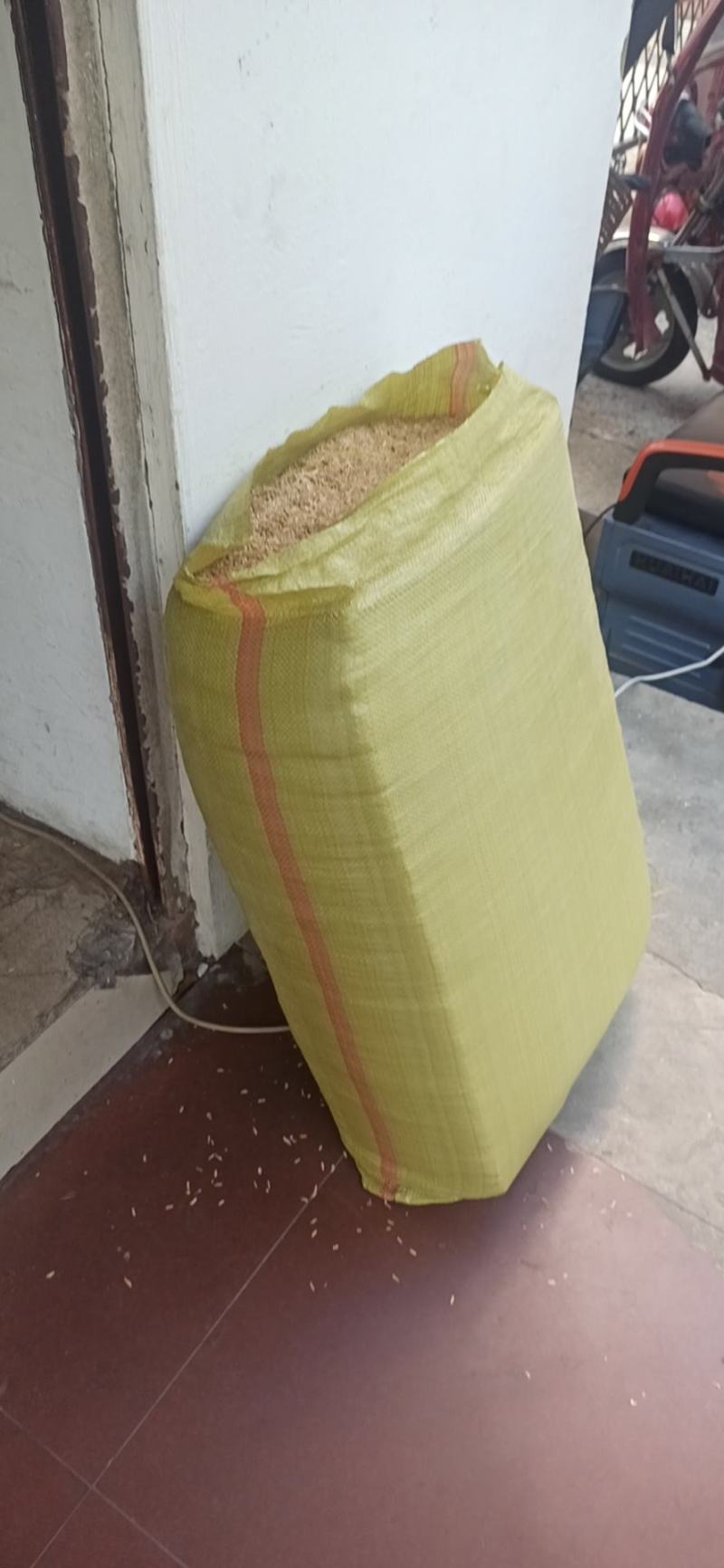 压缩稻壳，酿造养殖种植发酵垫料燃料基质土培钢厂除渣
