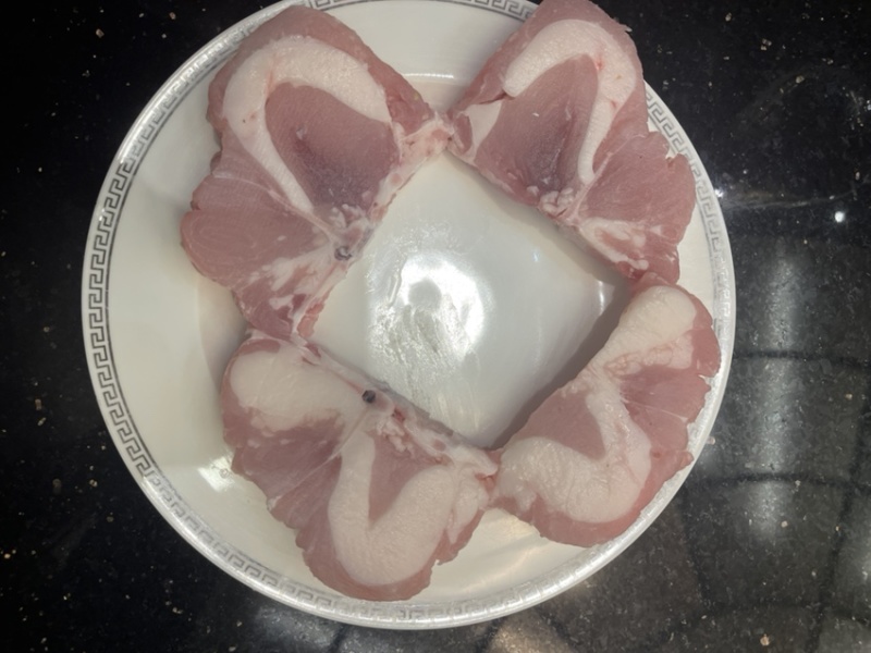 鳄鱼肉，去皮肉，半皮肉，取皮之后的鳄鱼肉
