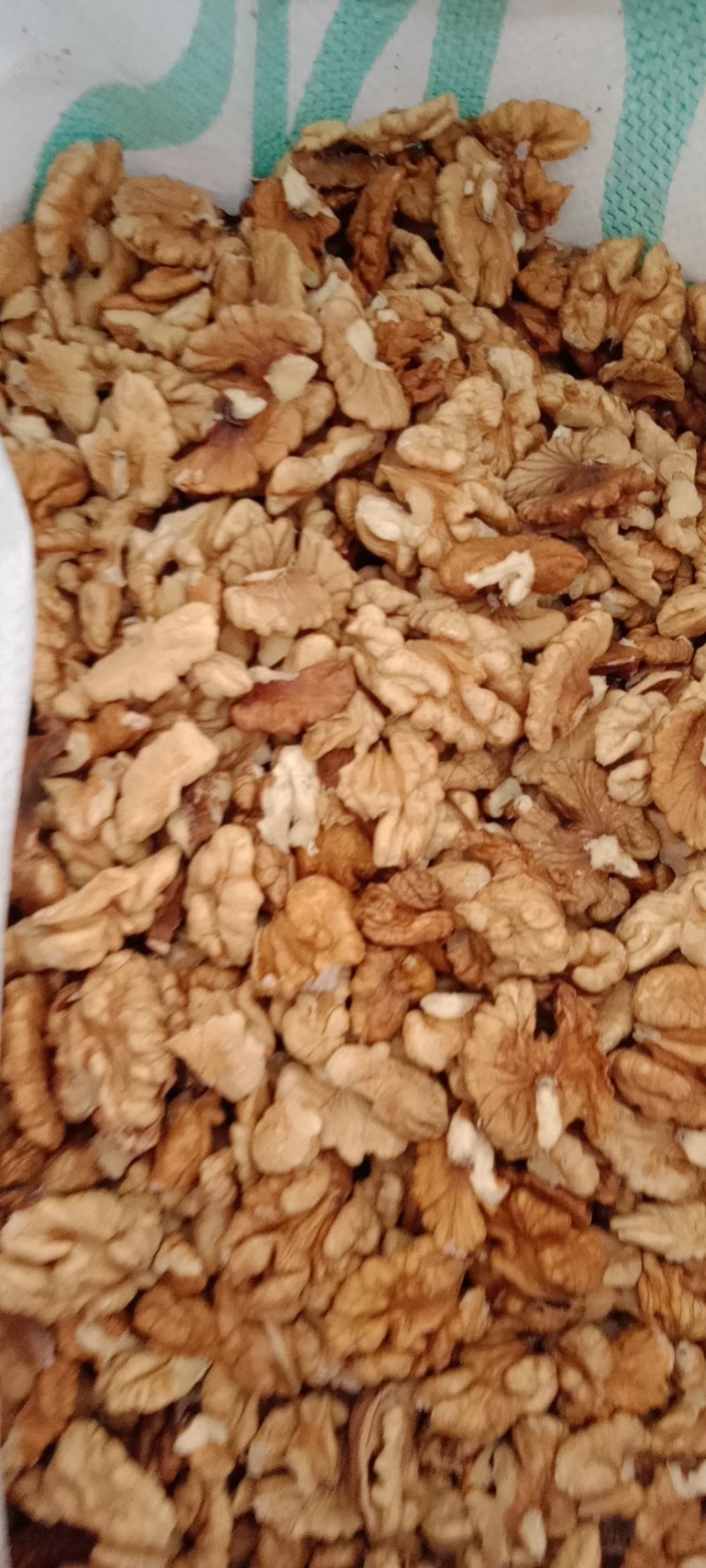 核桃仁，大优干核桃仁，果仁饱满颜色好，产地直发！
