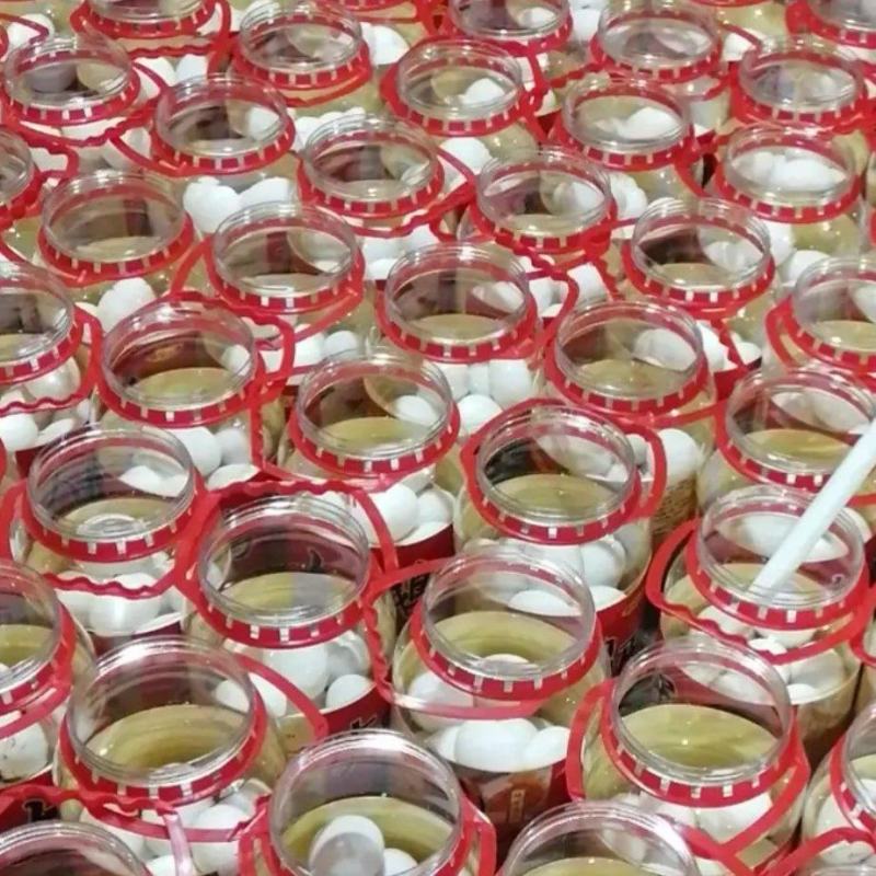 销售赶大集雁鹅蛋大鸭蛋桶装鹅蛋，网红大鹅蛋欢迎进店联系