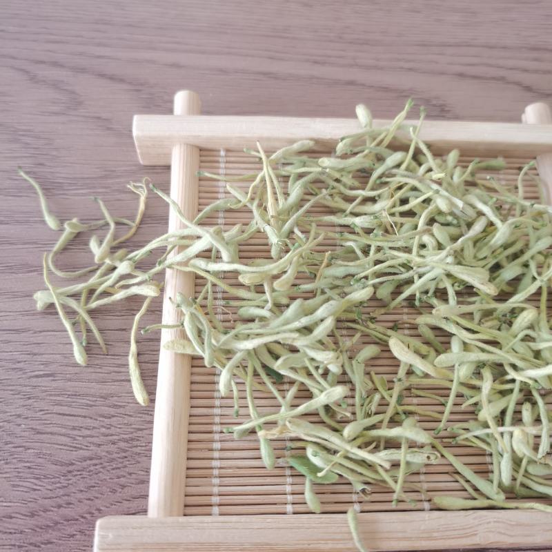 金银花头茬花二花颜色青量大从优手机实拍