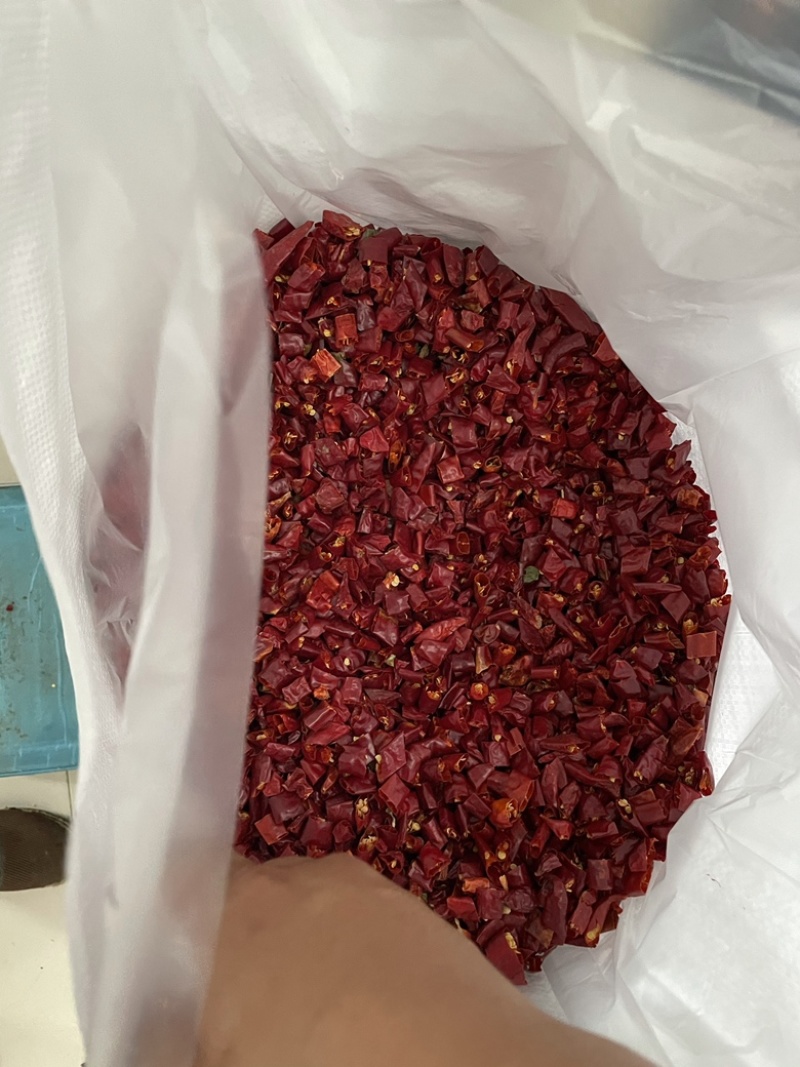 精品三樱椒辣椒段，产地发货，量大从优，规格齐全