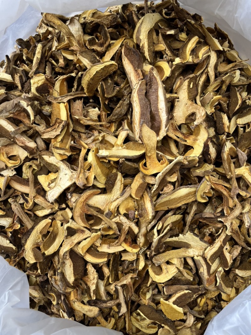 黄牛肝菌，产地云南楚雄，香味浓郁，颜色靓，一手货源