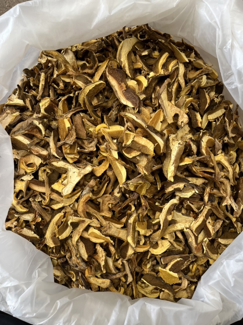 黄牛肝菌，产地云南楚雄，香味浓郁，颜色靓，一手货源