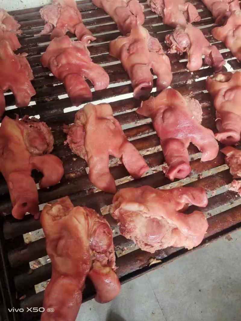 精品全熟猪头肉，干净无毛，资质齐全，品质保证，全国发货