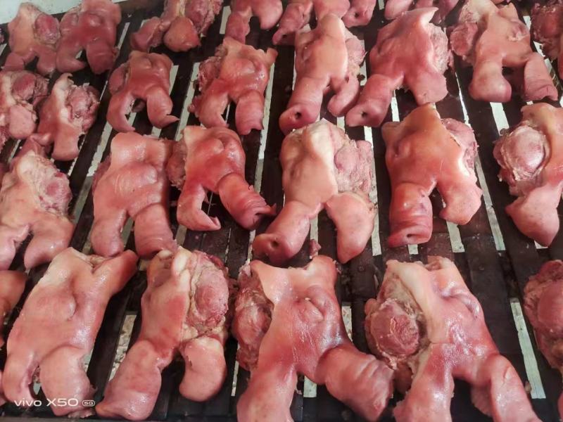 精品全熟猪头肉，干净无毛，资质齐全，品质保证，全国发货