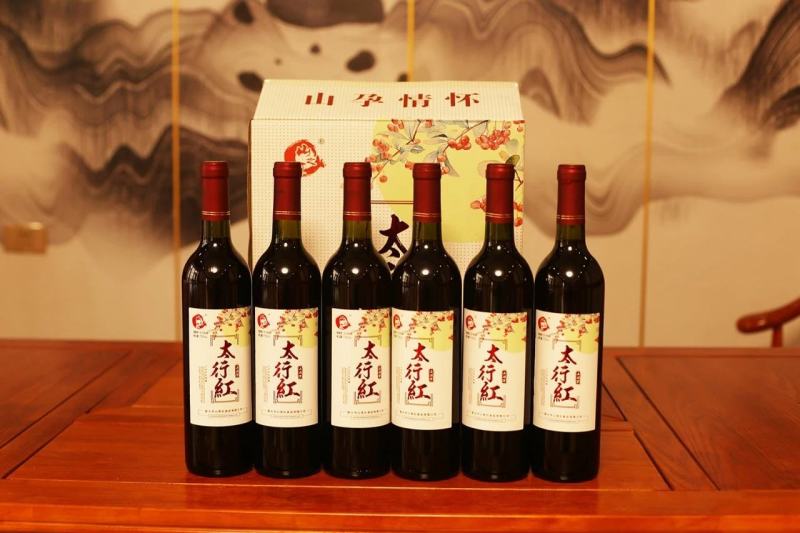 纯酿造山楂果酒