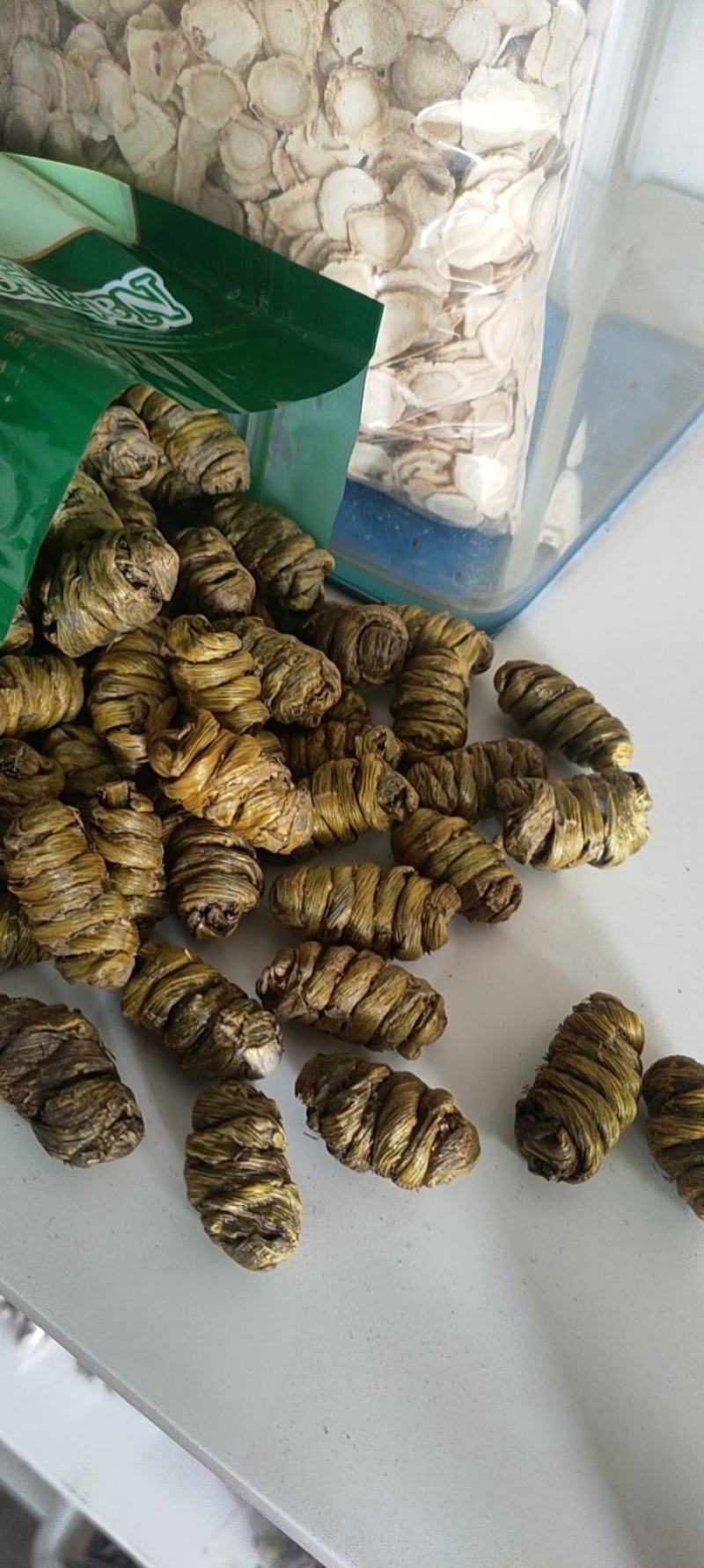 特级铁皮石斛枫斗，好石斛，粒粒铁青色，肉质饱饱，如图