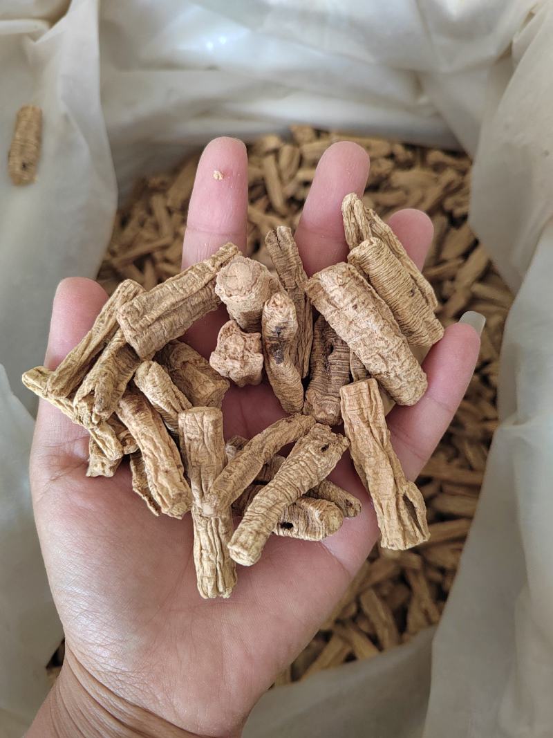 土茯苓，白土茯苓，货干，丹丹中药材批发物美价廉